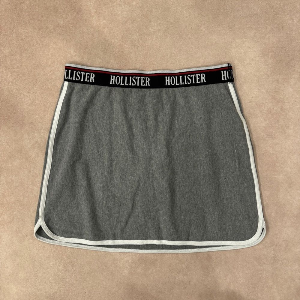 Hollister Mini Skirt • size medium